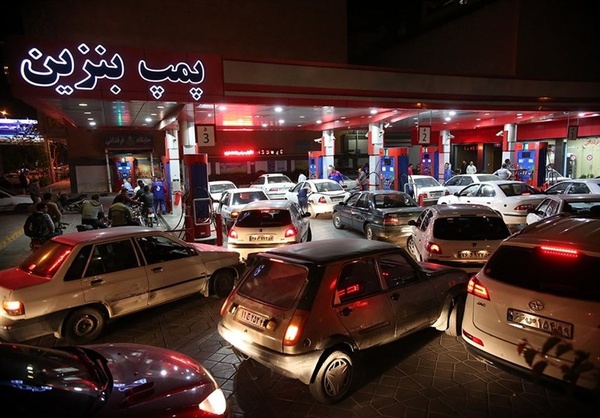 سوخت برخی جایگاه‌ها کاهش یافت/ رانندگان، نفتکش‌ها را به کانتینر تبدیل کردند 