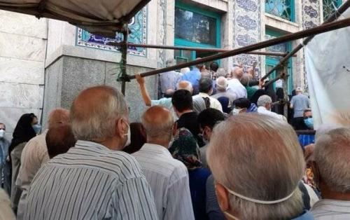  حضور سرزده قالیباف در صف واکسن؛ ساعت ۴ بامداد