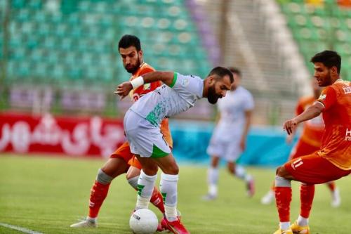 تساوی سایپا و ذوب‌آهن/ فرار ذوب‌آهن از شکست در روز بد گردان