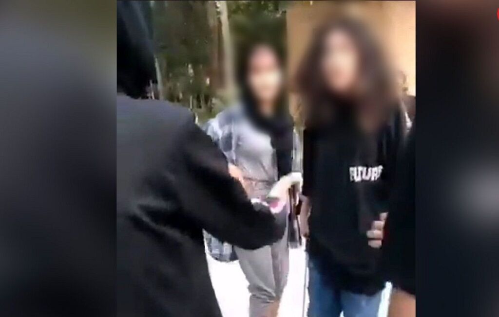 قمه کشی دخترانه، اصفهان و سکولاریسم