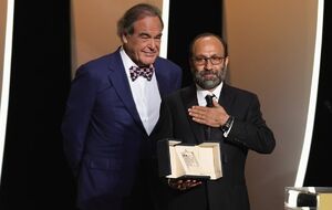 بررسی عملکرد اصغر فرهادی در جشنواره فیلم کن/ چرا رسانه‌های بیگانه هنرمندان ایرانی را وطن‌فروش می‌خواهند؟ +عکس و فیلم