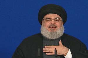 سید حسن نصرالله خادم افتخاری جمکران شد