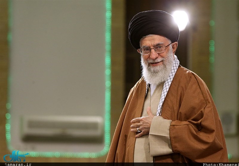 پاسخ آیت‌ الله خامنه‌ای به چند استفتای جدید/ آیا گریه نماز را باطل می‌کند؟