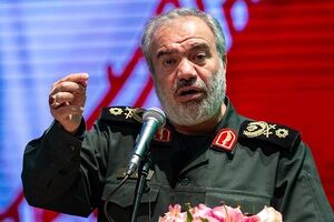نقشه‌های شوم دشمنان همواره شکست خورده است/ پاسداران خدمتگزاران مردم و انقلاب هستند