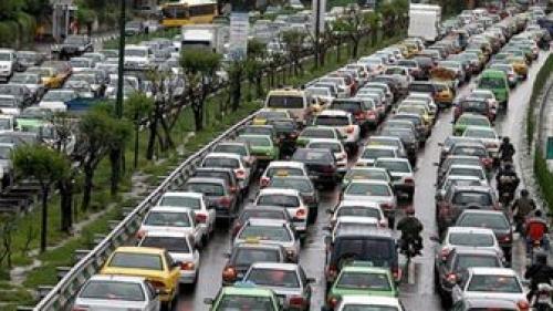 حجم بالای تردد در معابر پایتخت/ ترافیک سنگین در۳ معبر بزرگراهی