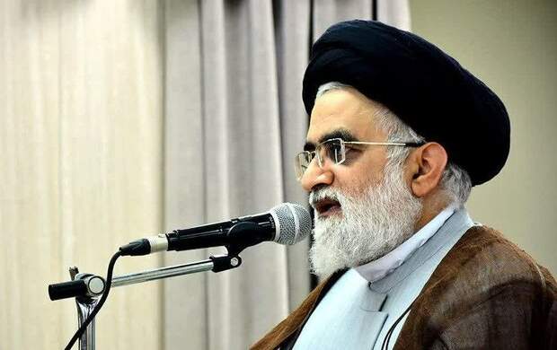 فوائد و آثار قرائت زیارت عاشورا چیست؟