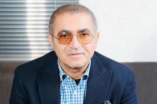 سلفی عاشقانه فریدون آسرایی و همسرش
