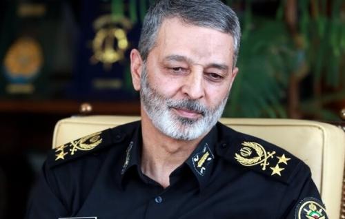 ارتشی که پادگانش حسینیه شود، شکست‌ناپذیر است +فیلم