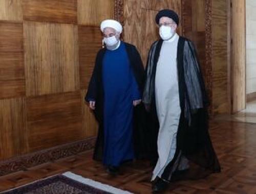 بررسی شاخص‌های اقتصادی آغاز و پایان دولت روحانی/ روحانی چه اقتصادی را تحویل رئیسی داد؟ +جدول