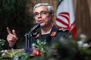 حفظ امنیت بدون توان دفاعی کارآمد و خوداتکا امکان‌پذیر نیست/ آمریکا با شکست خفت‌بار افغانستان را ترک کرد