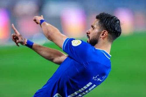 کری خوانی بازیکن الهلال برای تیم فوتبال استقلال