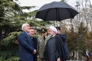 تشت رسوایی «پروژه واکسیناسیون» از بام افتاد/ مشکل از FATF و تحریم نبود، مسئله اصلی «سوءمدیریت دولتِ خسته» بود
