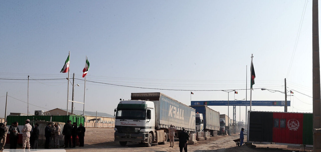مشکل معطلی کامیون‌های ایرانی در گمرک اسلام قلعه افغانستان رفع شد