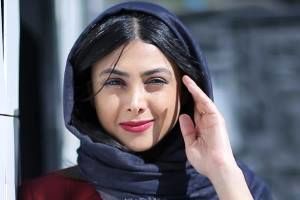 میز عجیب آزاده صمدی برای نوشیدن چای 