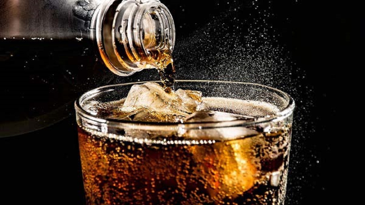 مرگ جوان چینی با خوردن نوشابه 