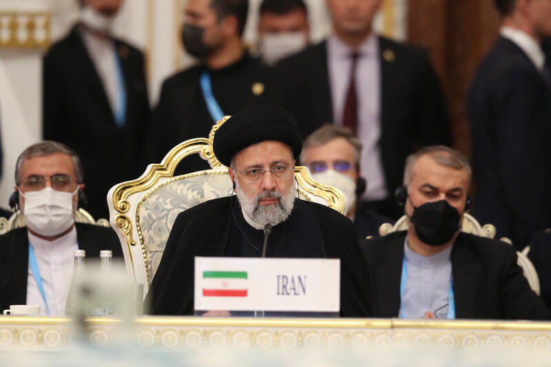 پایان «لحظه تک‌قطبی آمریکا» / عضویت ایران در سازمان همکاری شانگهای چه منافعی دارد؟