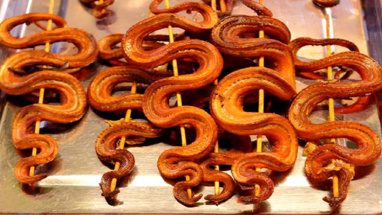 عجیب‌ترین غذا‌های جهان؛ از مغز میمون و عنکبوت سوخاری