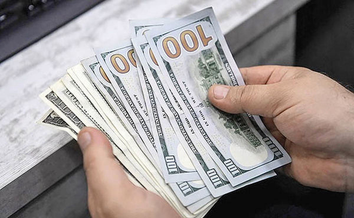  چرا دلار عقب رفت؟ 
