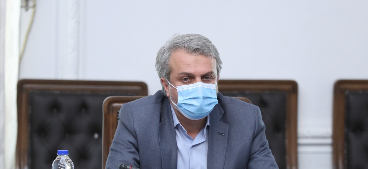 قیمت‌های کنونی بازار خودرو غیرمنطقی است