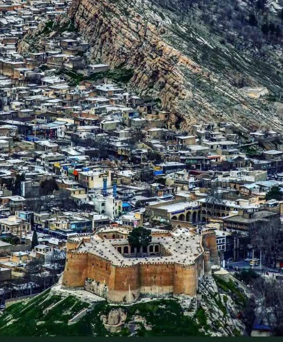 تصویری زیبا از فلک الافلاک لرستان