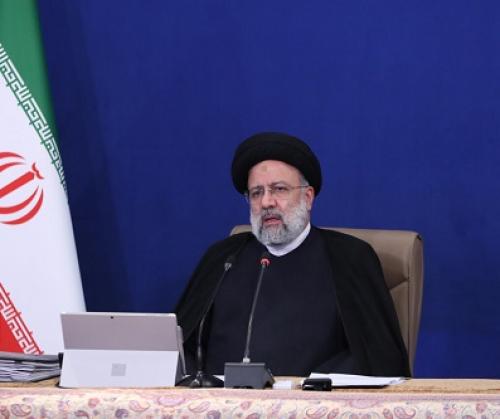  باید با تدبیر نگرانی مردم رفع و آرامش بر بازار بورس حاکم شود