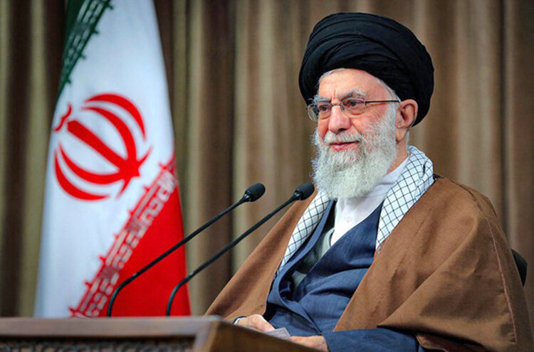  نحوه برخورد آیت‌الله خامنه‌ای با جاسوسان آمریکایی