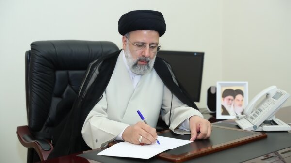  رئیس جمهور «قانون حمایت از خانواده و جوانی جمعیت» را برای اجرا ابلاغ کرد