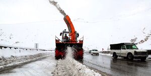  برف و باران در جاده‌های ‌۱۲ استان/ ۶ محور مسدود است