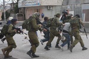  زخمی شدن ۱۳ فلسطینی با یورش صهیونیست‌ها 