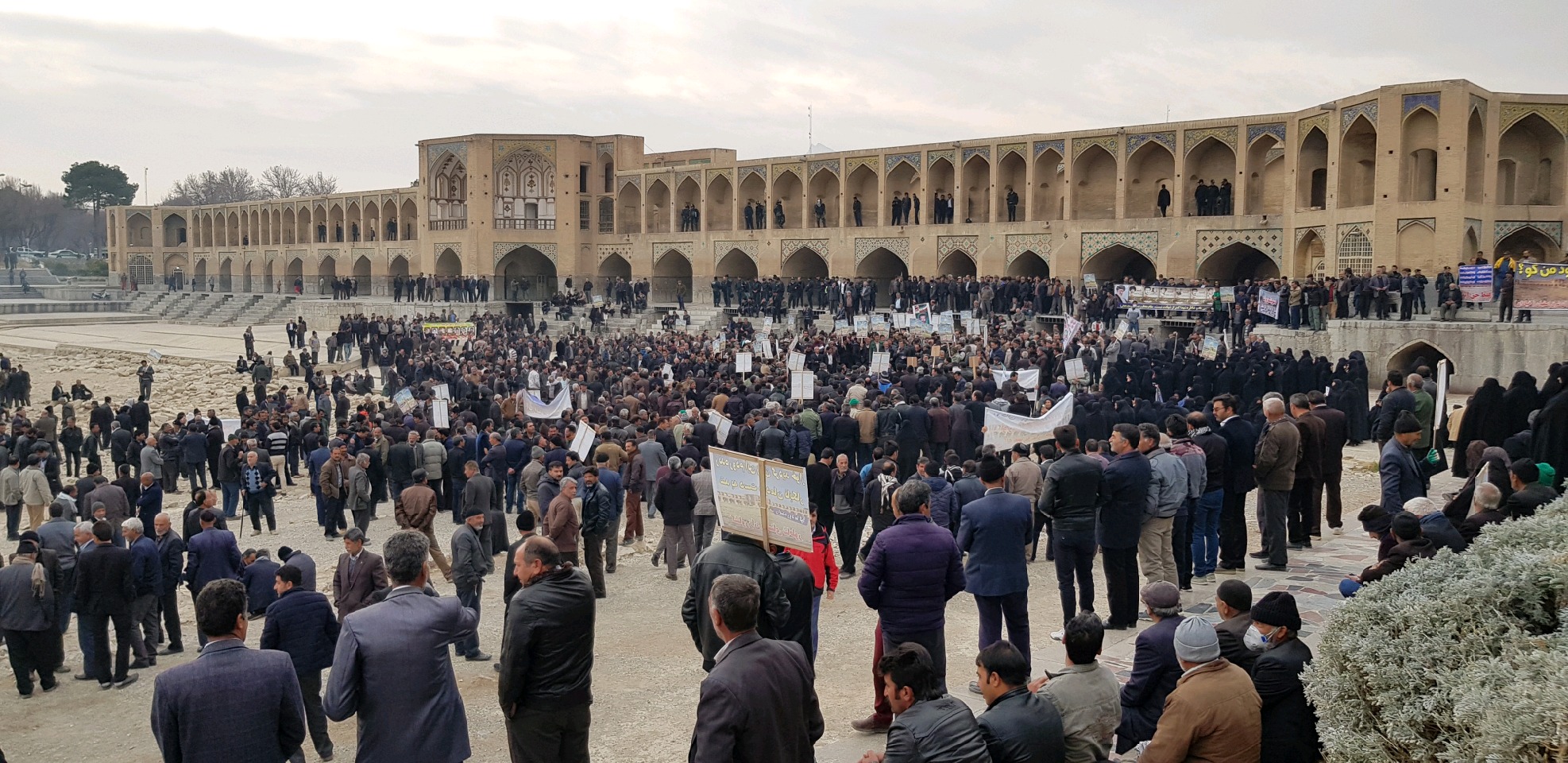  فیلم/ تودهنی اصفهانی ها به جوسازی ضدانقلاب