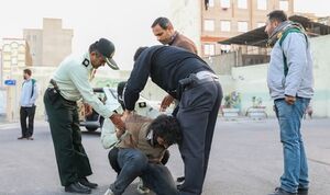 فروشنده سلاح قاچاقچی دارو هم بود