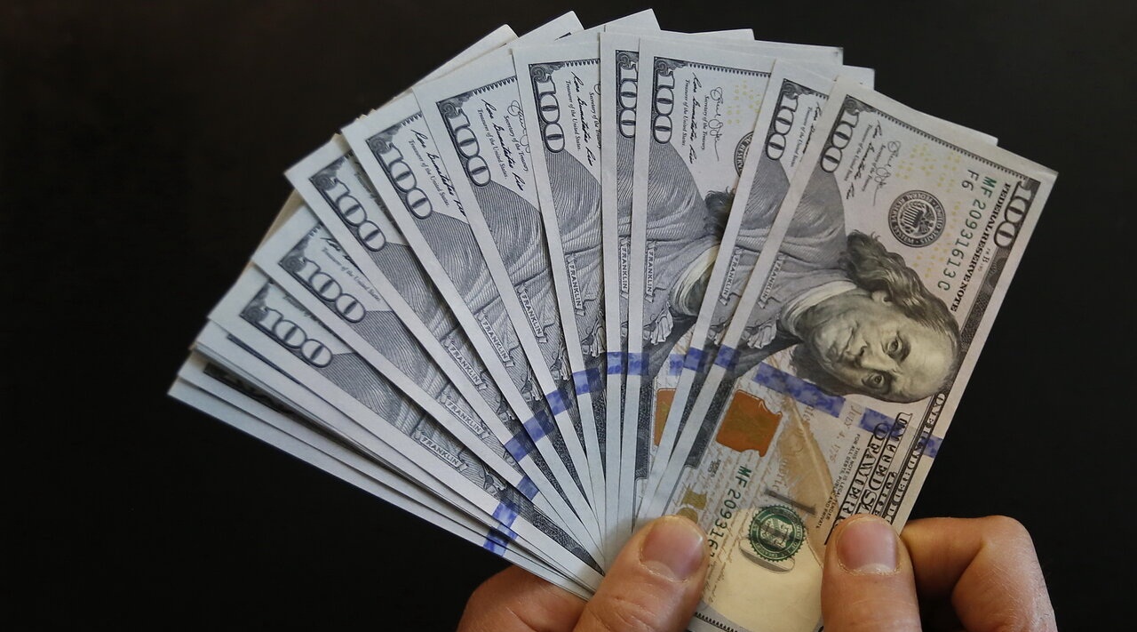  کاهش نرخ دلار و یورو در معاملات بازار متشکل ارزی