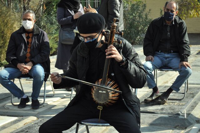  ادای احترام و آواز "مرغ سحر" برای پرویز پورحسینی