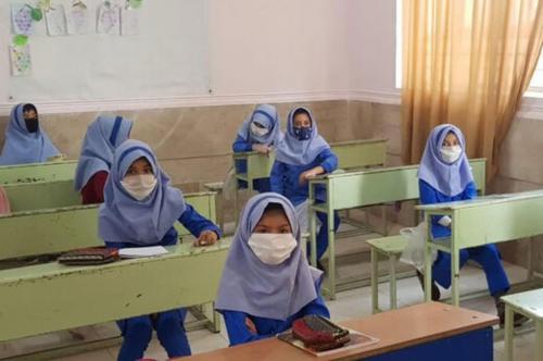  اعتراض خانواده‌ها به شیوه بازگشایی مدارس/ آموزش حضوری آغاز نشده تعطیل شد؟ 