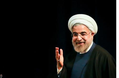 حسن روحانی، یک روحانی که با لباس خدا نگاه به شیطان بزرگ داشت!