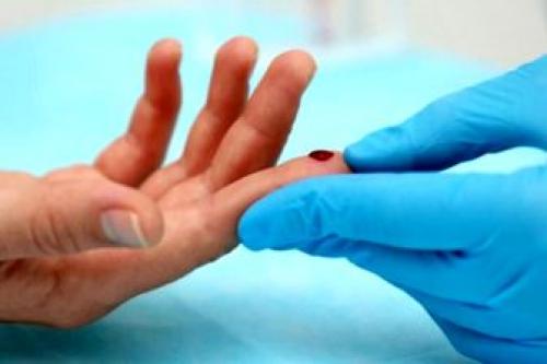  آزمایش کرونا با نمونه خون نوک انگشتان 