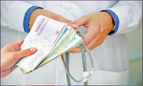زیرمیزی یک افتضاح است آقای دکتر!