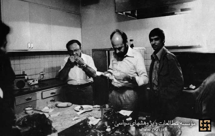 جشن کریسمس جاسوس‌ها در لانه جاسوسی