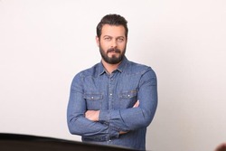  بازی پدر پژمان بازغی در سریال خاتون + عکس