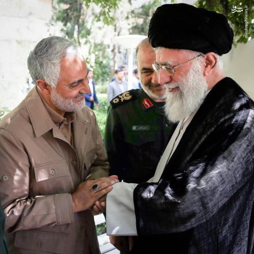  قابی پر عاطفه از رهبر انقلاب و سردار سلیمانی+عکس