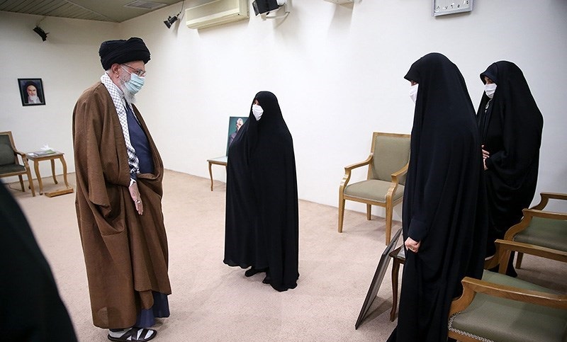  دیدار خانواده شهید قاسم سلیمانی با رهبر معظم انقلاب 