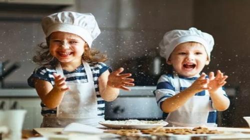  سرگرم کردن بچه‌های کوچک در آشپزخانه 