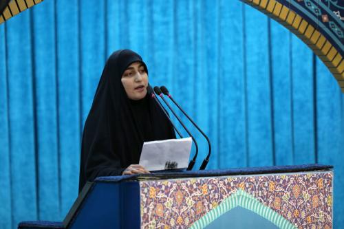  زینب سلیمانی در کنار پدر همسرش