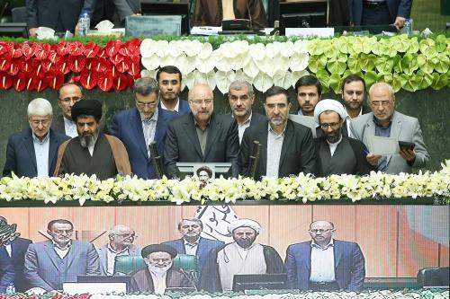 چرا مجلس شمشیر نظارتی خود را به سمت دولت سیزدهم و برخی ورزا نگه داشته است؟!