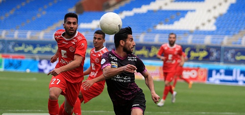 توقف پرسپولیس در مشهد و هدیه پدیده به استقلال
