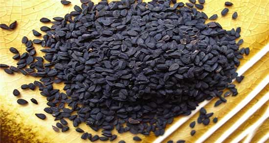 اثرات شگفت انگیز مصرف دانه سیاه در صبح
