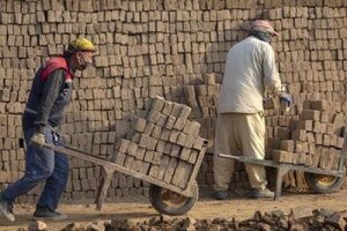  اخراج کارگران برای فرار از عیدی و سنوات تخلف است