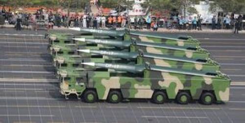   نبرد ابرفراصوت دانگ فنگ-17 با اس-400 