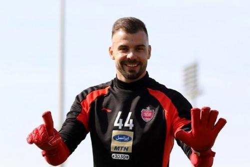 بازیکن جنجالی پرسپولیس بدون اطلاع ایران را ترک کرد! 