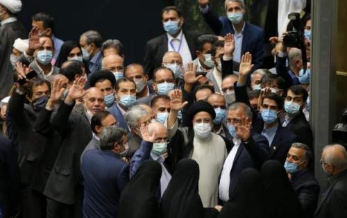 میان دولت و مجلس اختلاف است یا کارها جدی‌تر شده؟/ اصلاح‌طلبان با تخریب مجلس آماده انتخابات می‌شوند
